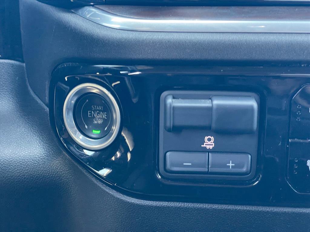 Used 2025 GMC Sierra 1500 SLT image 18