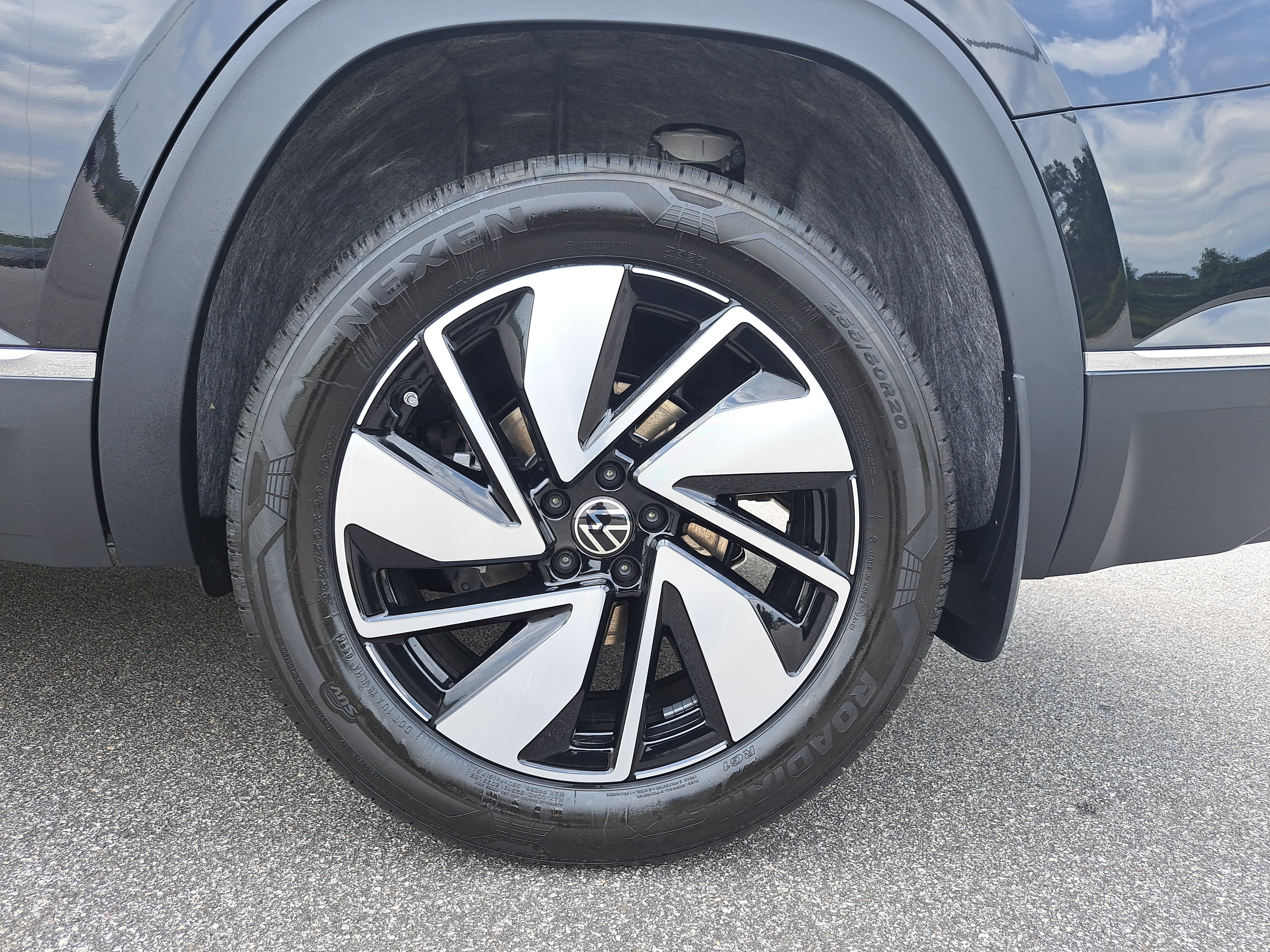 New 2026 Volkswagen Atlas SEL AWD/4WD image 32