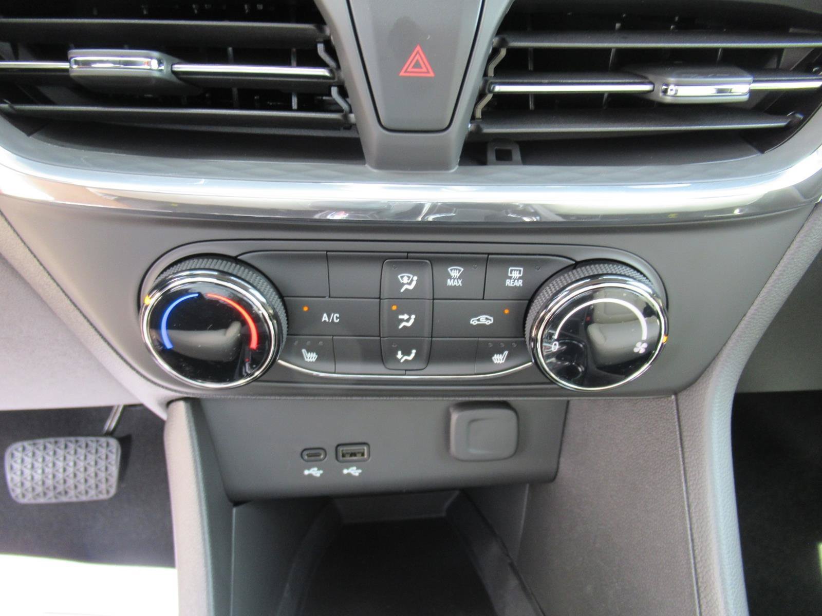 New 2026 Buick Encore GX Preferred w/ Comfort Package FWD image 25