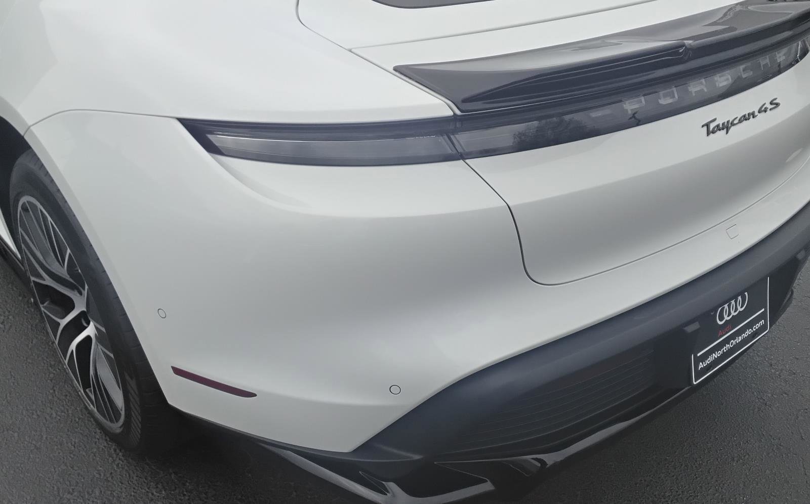 Used 2020 Porsche Taycan 4S image 10