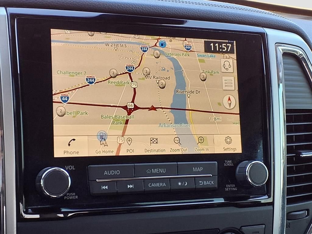 Used 2020 Nissan Titan SL w/ Moonroof Package image 10