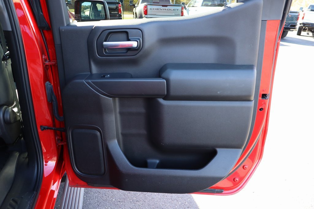 Used 2020 Chevrolet Silverado 1500 Custom w/ Custom Value Package image 21