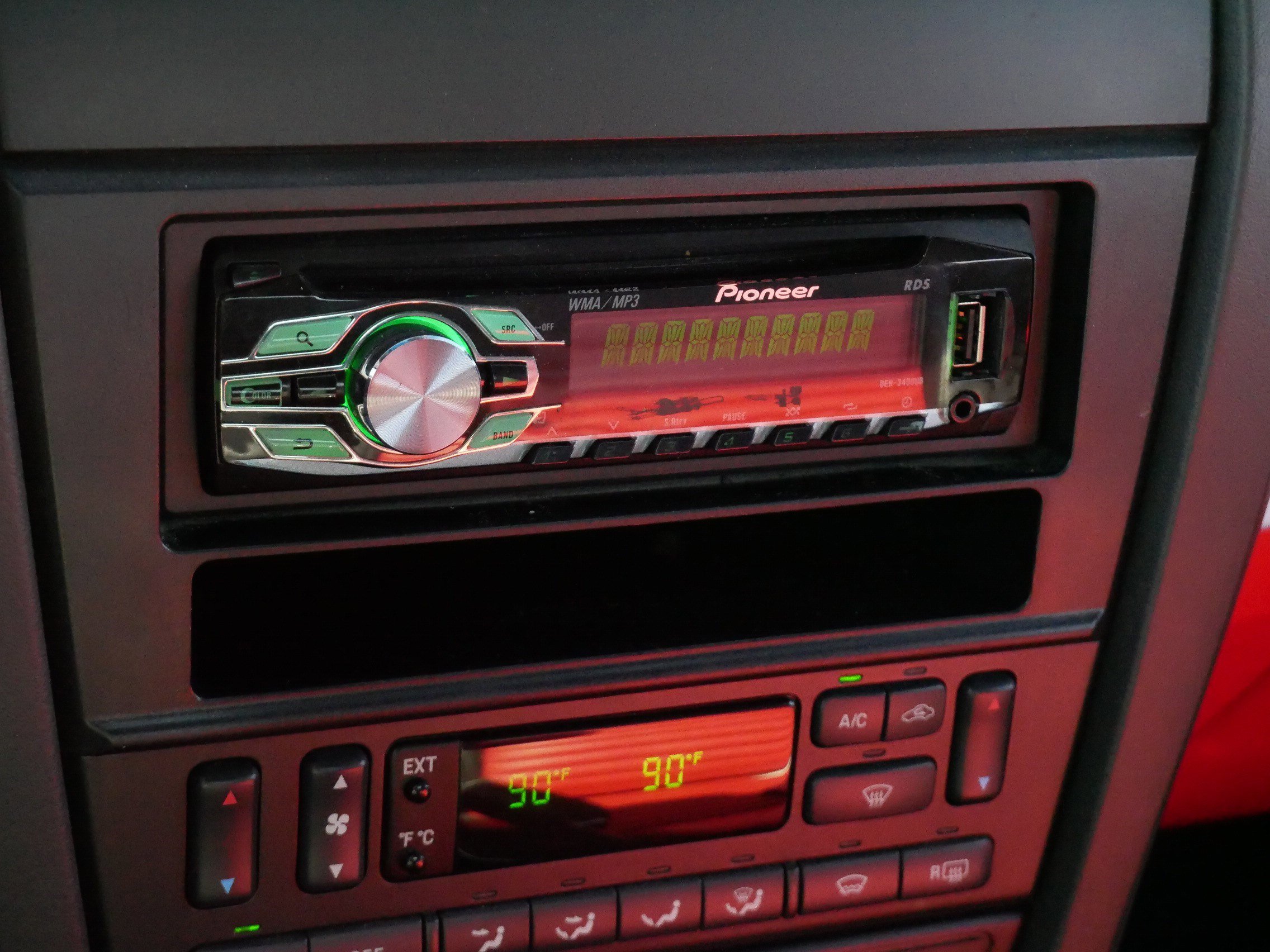 Used 2002 Ford Thunderbird image 21