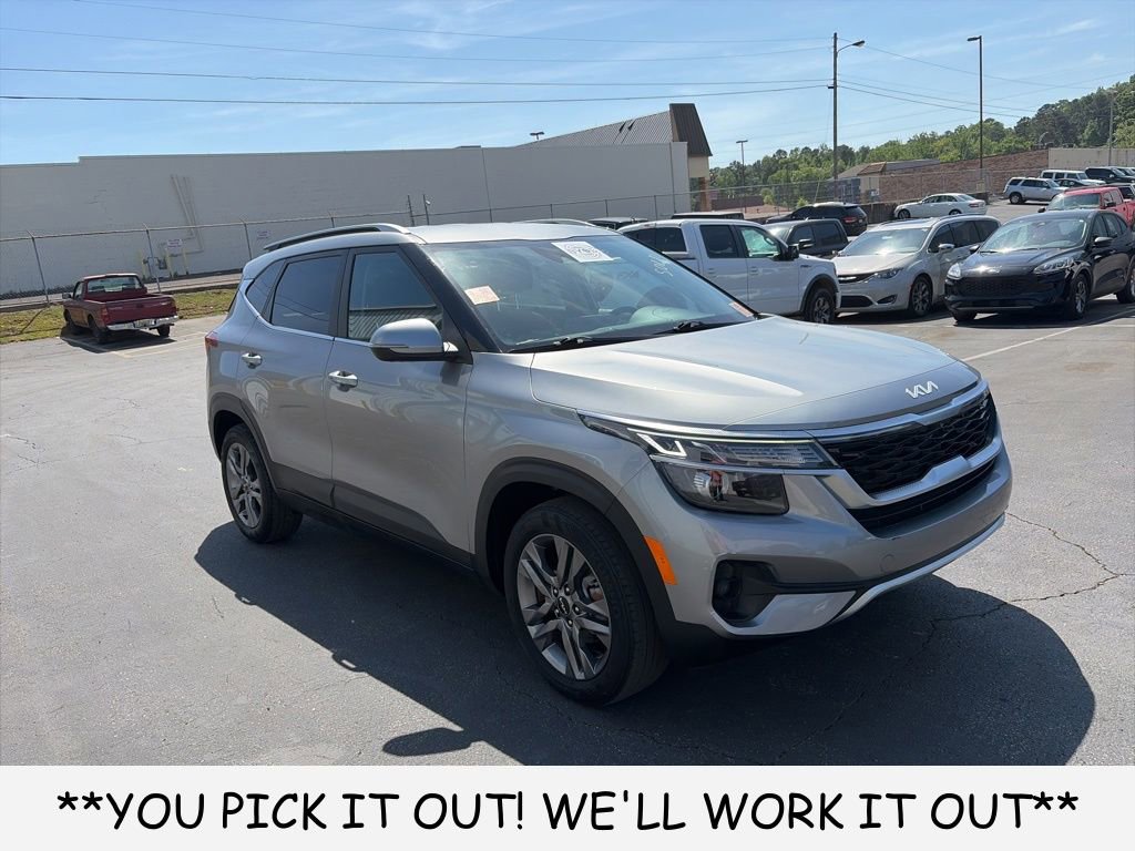 Used 2023 Kia Seltos S w/ Navigation Package