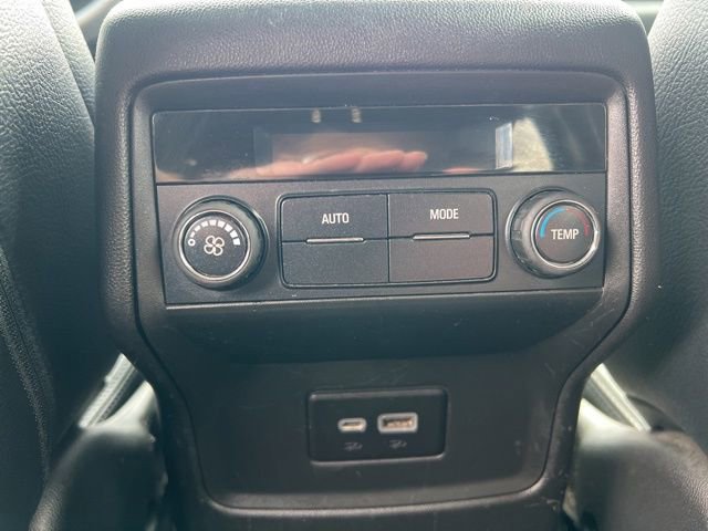 Used 2023 GMC Acadia SLE image 31