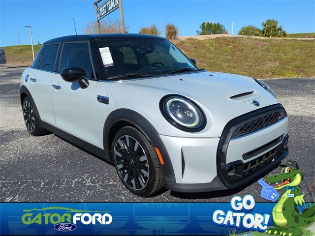 Used 2022 MINI Cooper S image 2