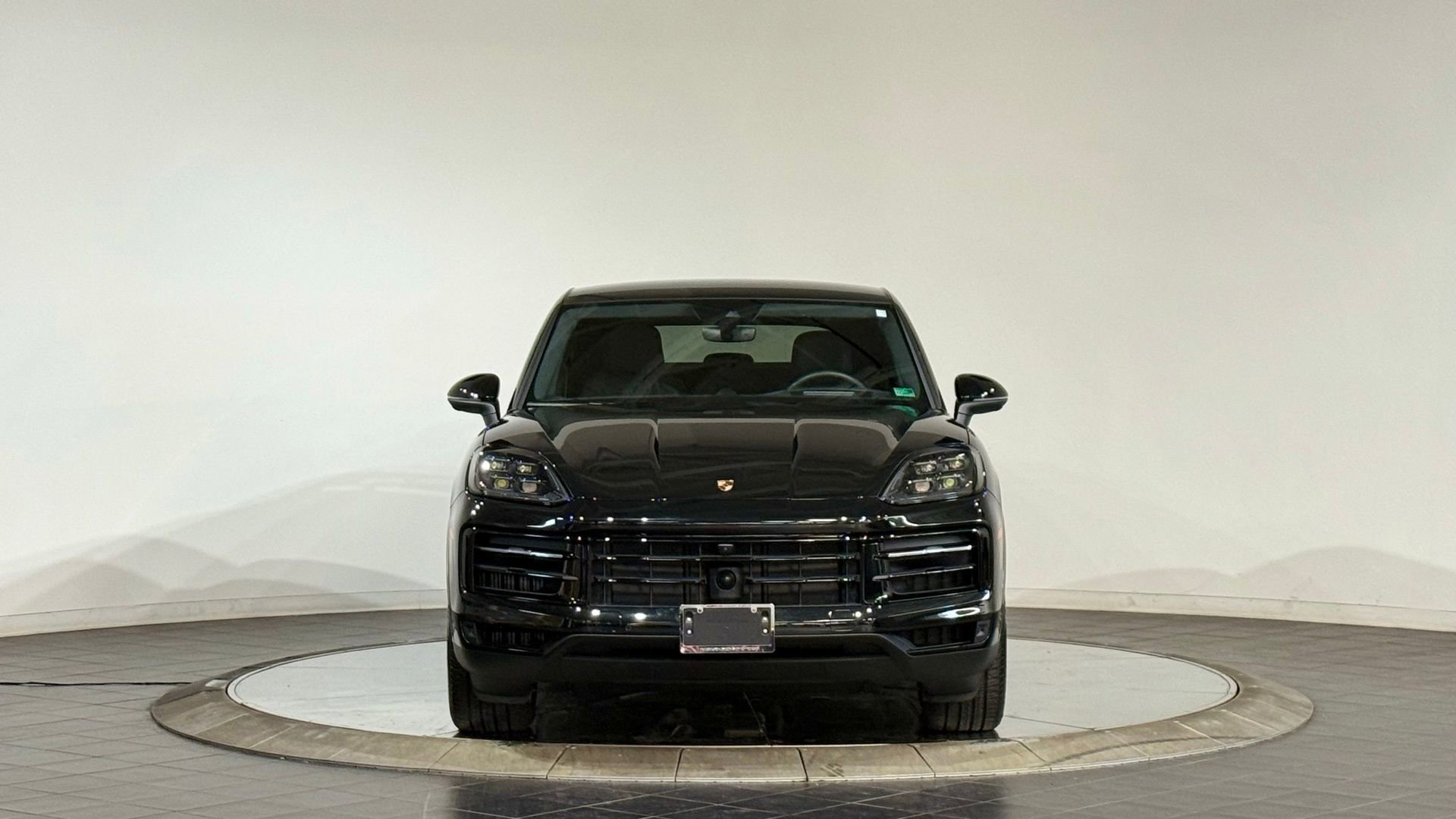 Used 2025 Porsche Cayenne Coupe video 3