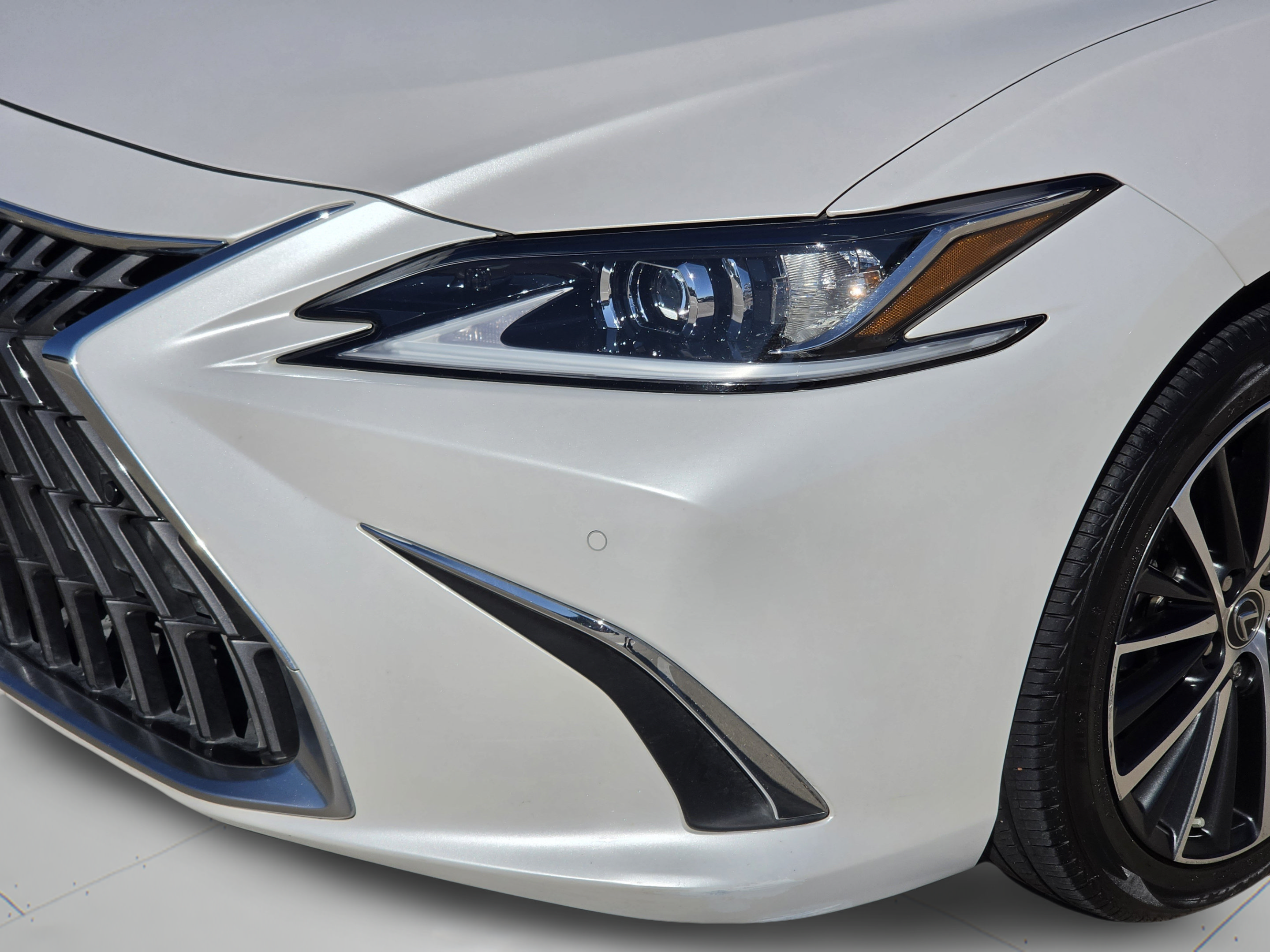 Certified 2024 Lexus ES 350 w/ Premium Package FWD image 35
