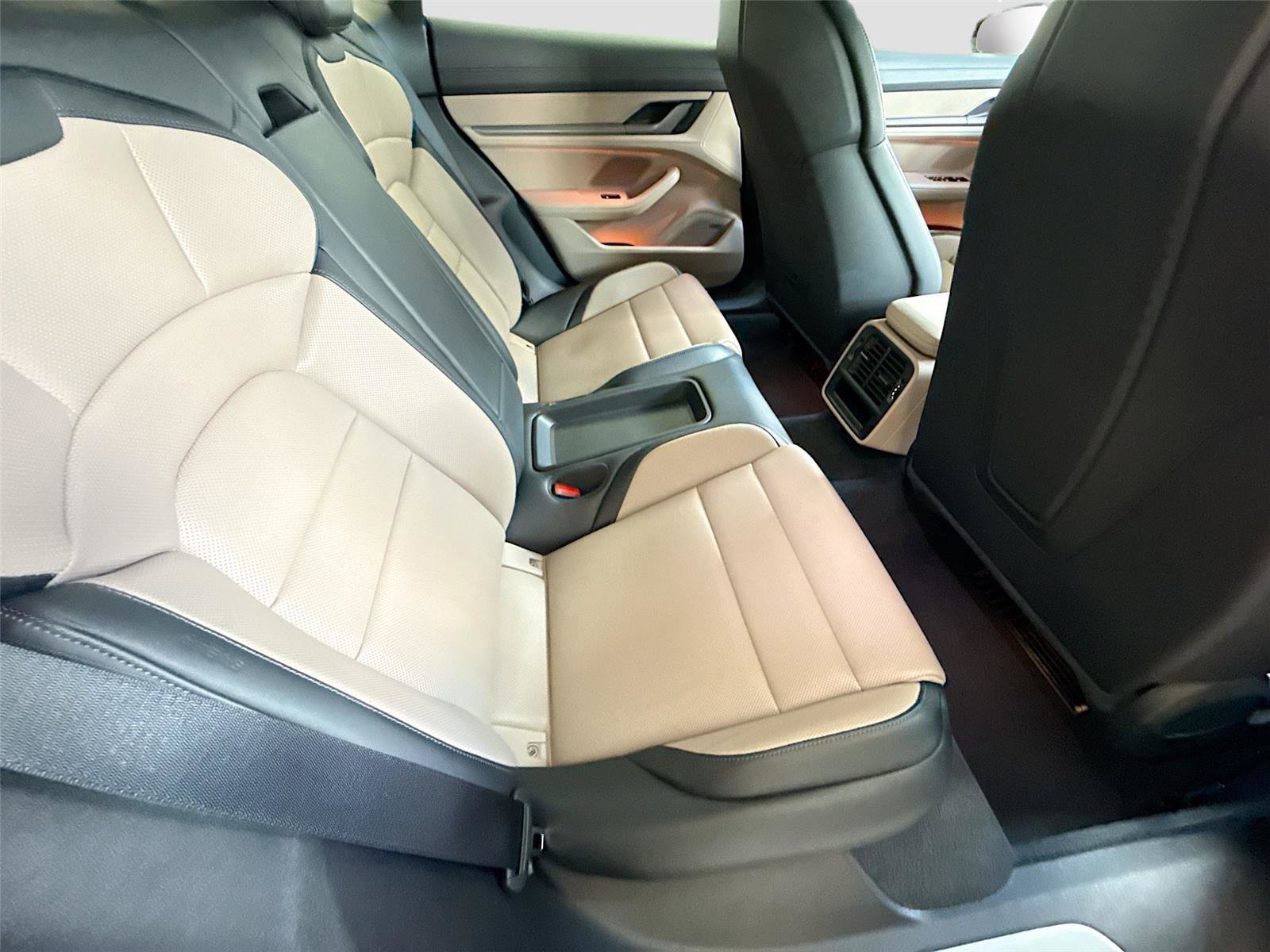 Used 2025 Porsche Taycan RWD image 28