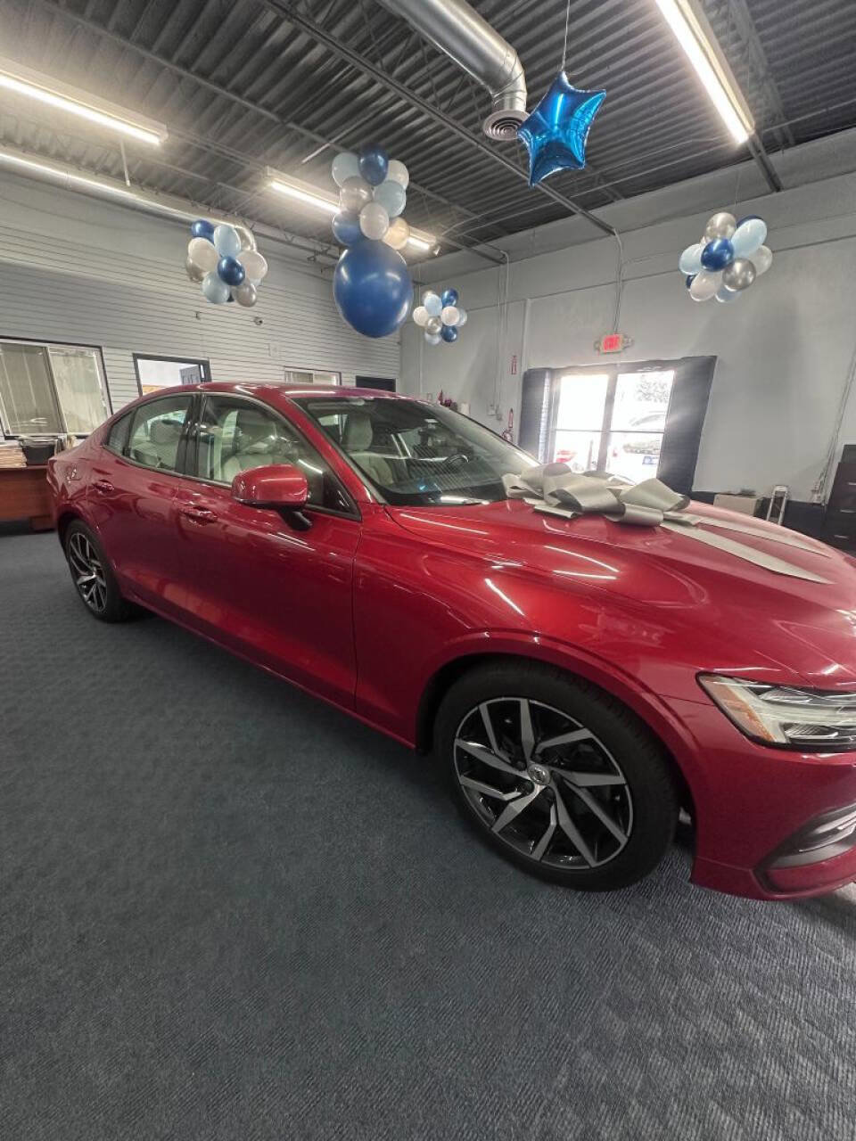 Used 2020 Volvo S60 T5 Momentum image 8