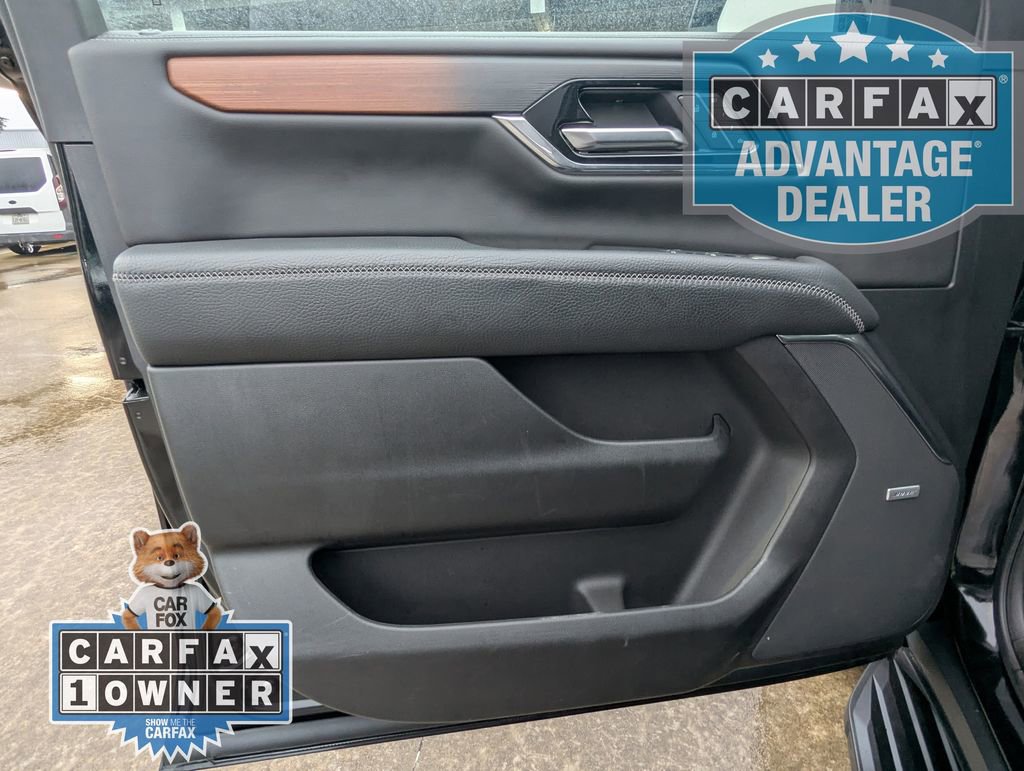 Used 2025 GMC Yukon Denali RWD image 15