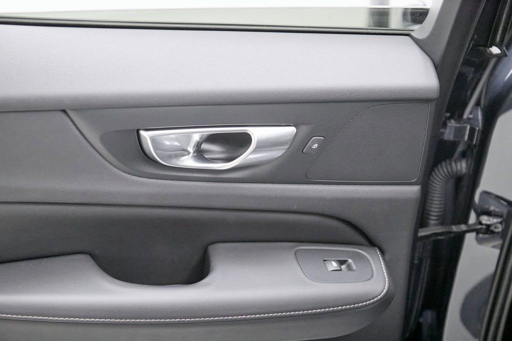 Certified 2024 Volvo V60 B5 Cross Country Ultimate image 21