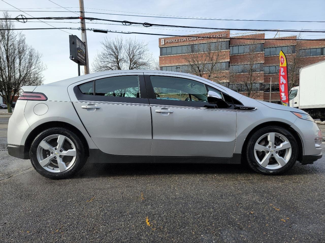 Used 2015 Chevrolet Volt Premium w/ Premium Trim Package image 6
