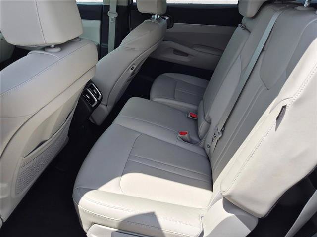 Used 2025 Kia Sorento S FWD image 19