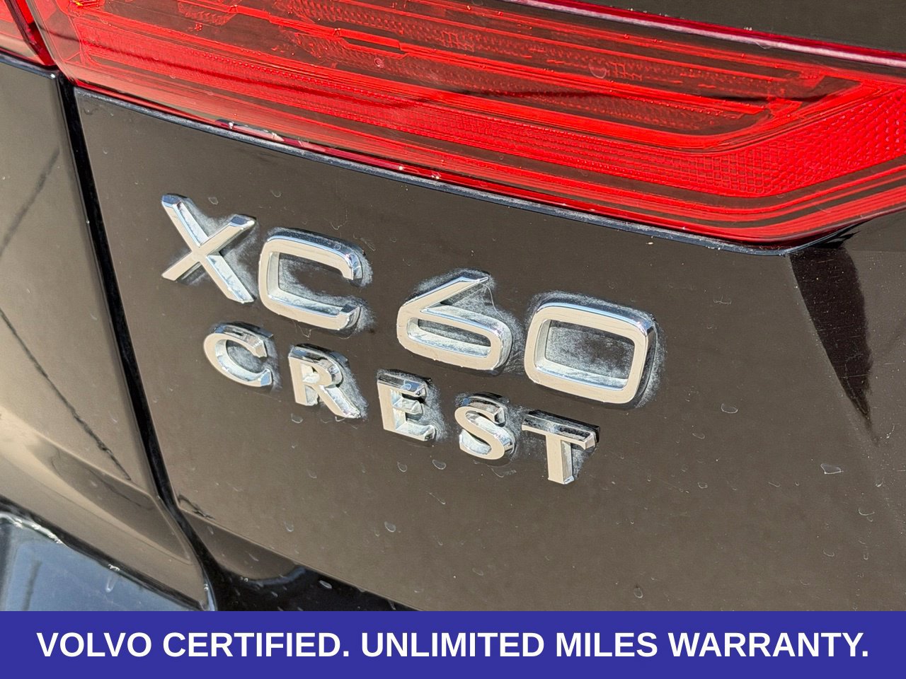 Certified 2024 Volvo XC60 T8 Plus w/ Protection Package Premier AWD/4WD image 11