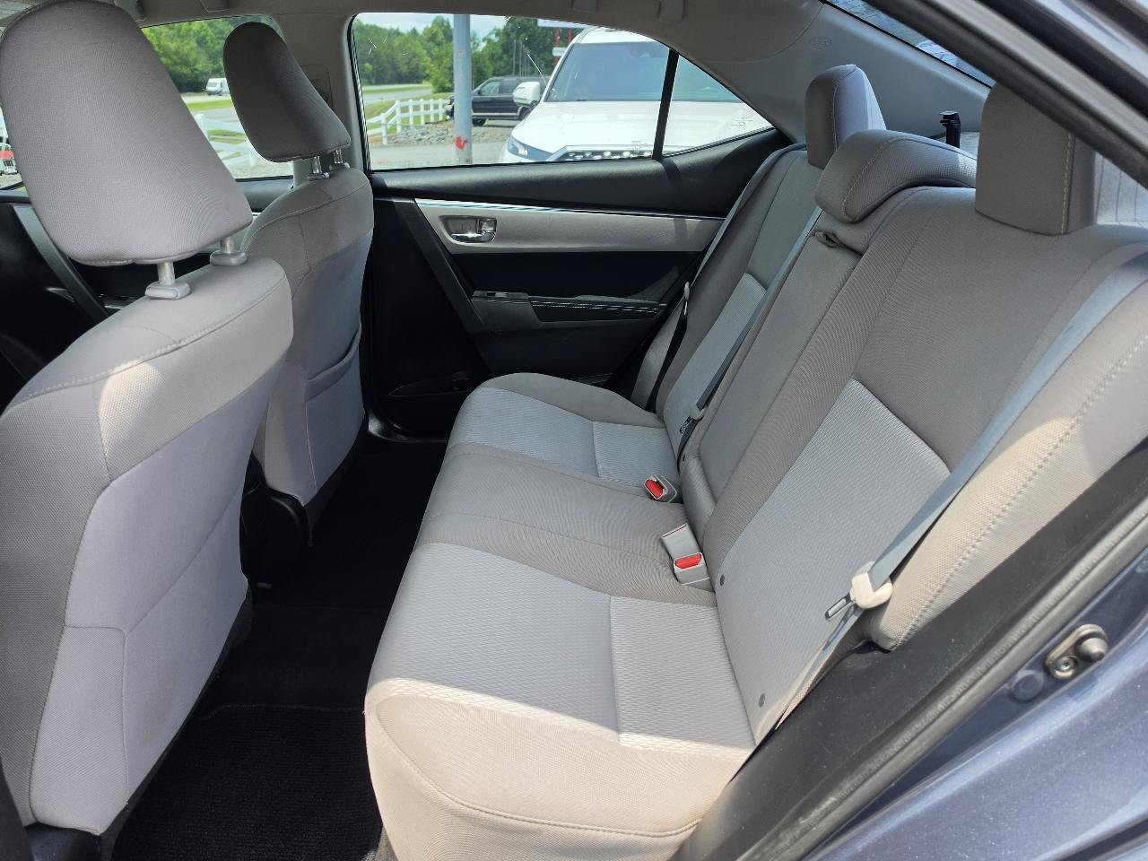 Used 2016 Toyota Corolla LE FWD image 4