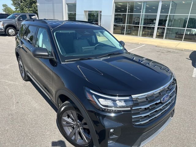 Used 2025 Ford Explorer Active w/ Active Comfort Package AWD/4WD image 5