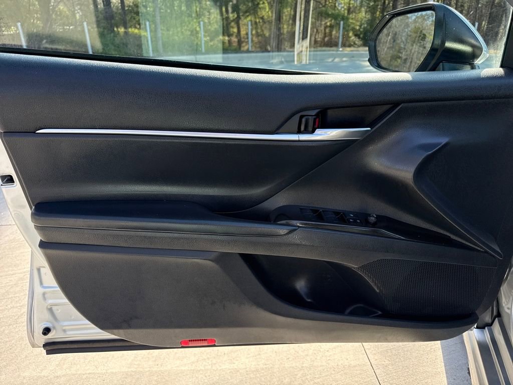 Used 2021 Toyota Camry SE image 21