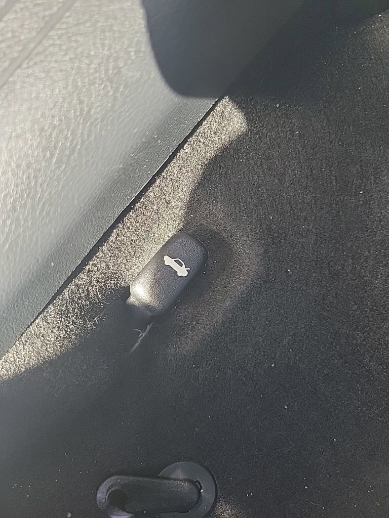 New 2025 Nissan Versa SV w/ Trunk Package image 20