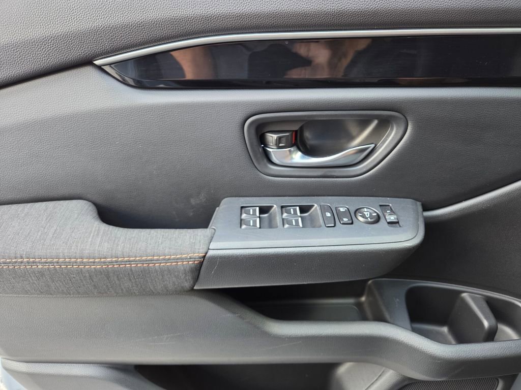 Used 2023 Honda Pilot Sport image 32