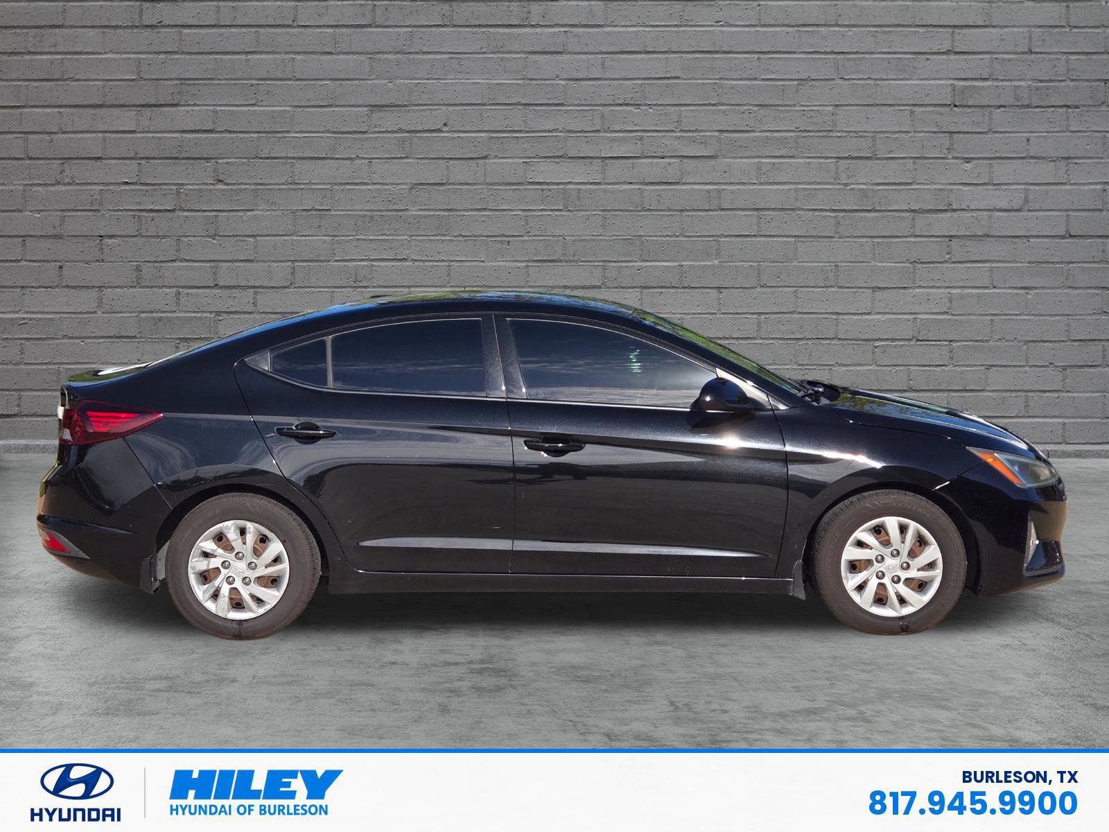 Used 2020 Hyundai Elantra SE FWD image 3