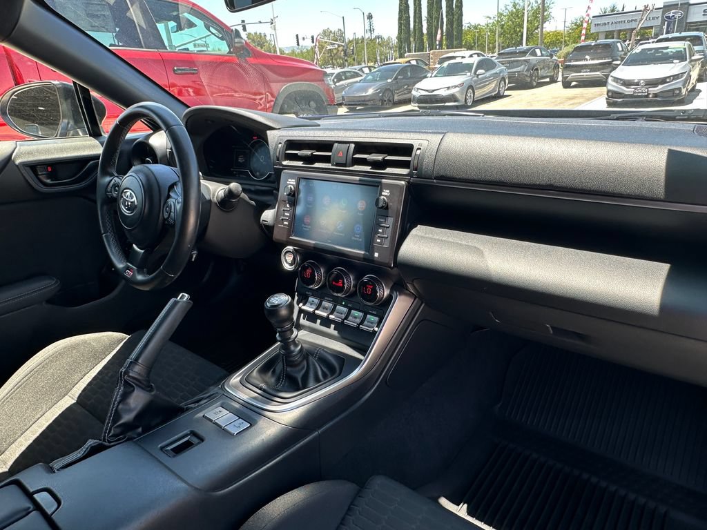 Used 2022 Toyota GR86 w/ ALL Weather Mat Package (TMS) RWD image 16