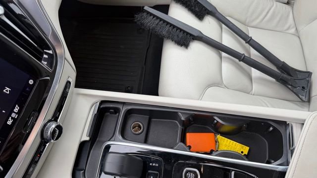 Used 2024 Volvo S60 B5 Core image 18