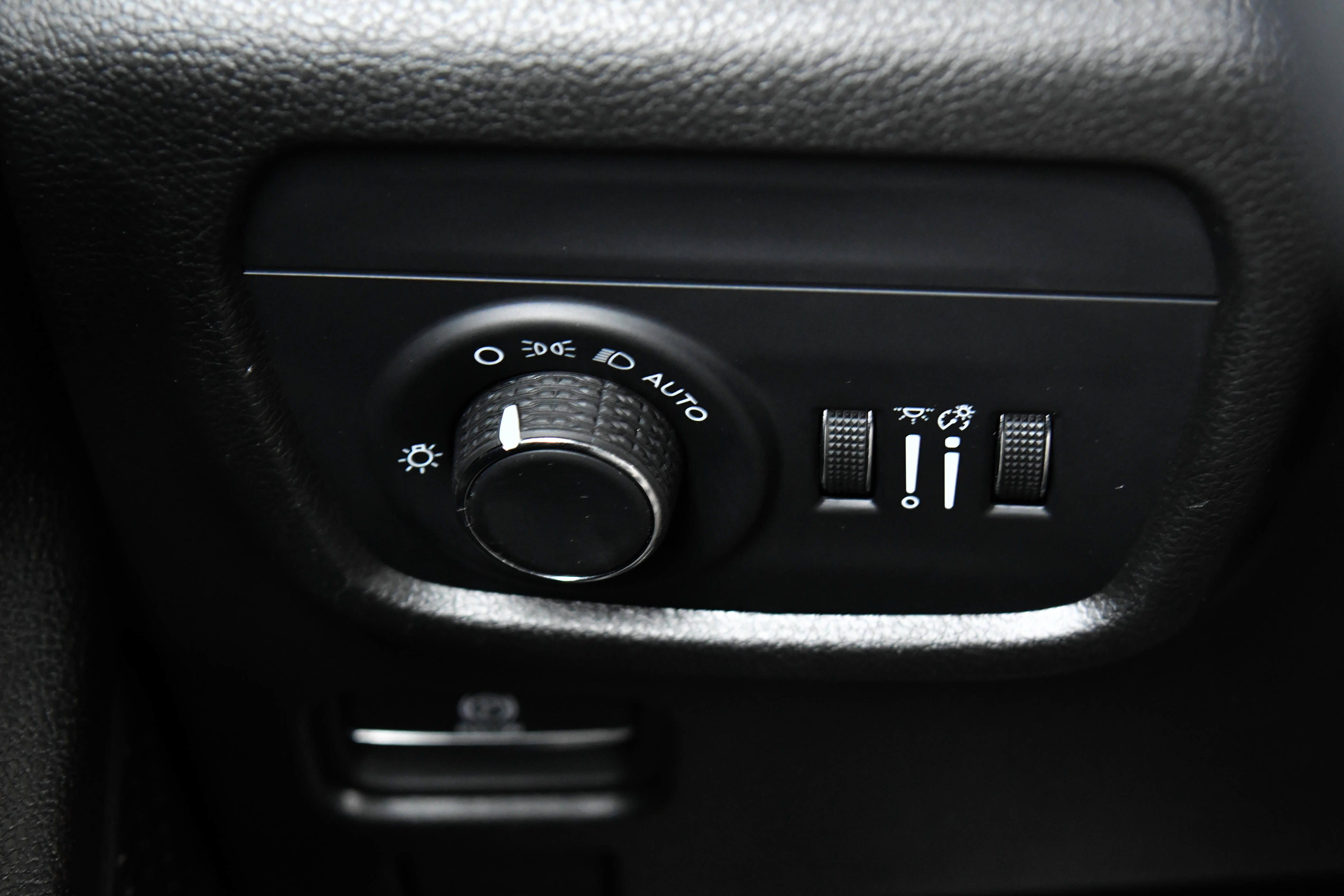 Used 2024 Jeep Grand Cherokee L Laredo AWD/4WD image 35