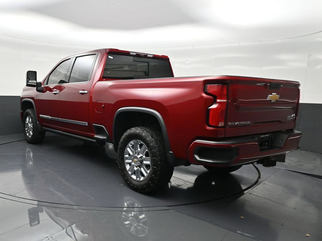 Used 2024 Chevrolet Silverado 2500 High Country w/ High Country Premium Package image 3