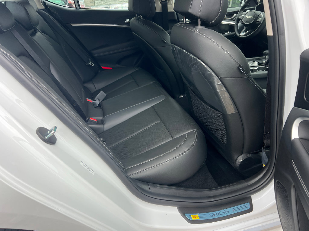 Used 2026 Genesis G70 2.5T RWD image 15