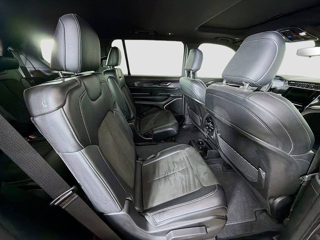 Used 2022 Jeep Grand Cherokee L Laredo image 26