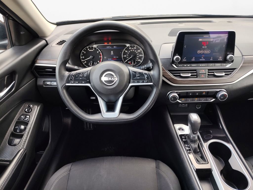 Used 2024 Nissan Altima 2.5 SV image 19