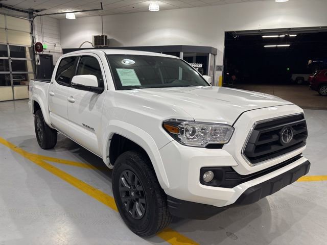 Used 2023 Toyota Tacoma SR5 w/ Technology Package image 4