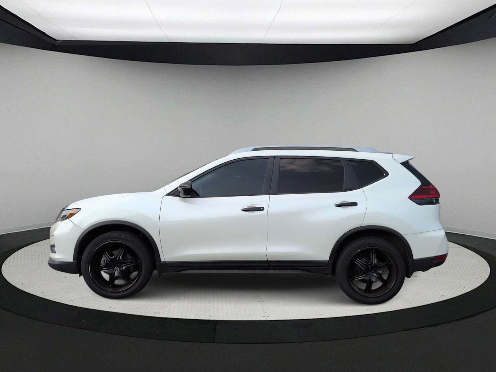 Used 2017 Nissan Rogue SV w/ SV Family Package AWD/4WD image 5