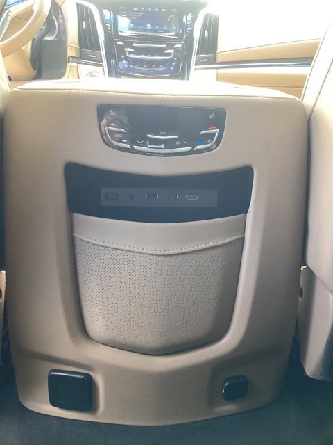 Used 2018 Cadillac Escalade Platinum image 34