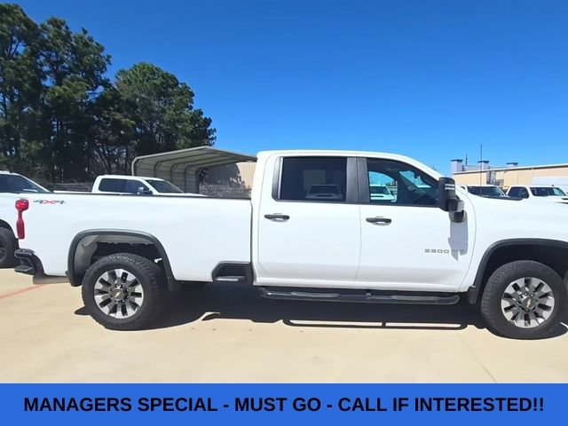 Used 2025 Chevrolet Silverado 2500 Custom w/ Custom Value Package AWD/4WD image 4