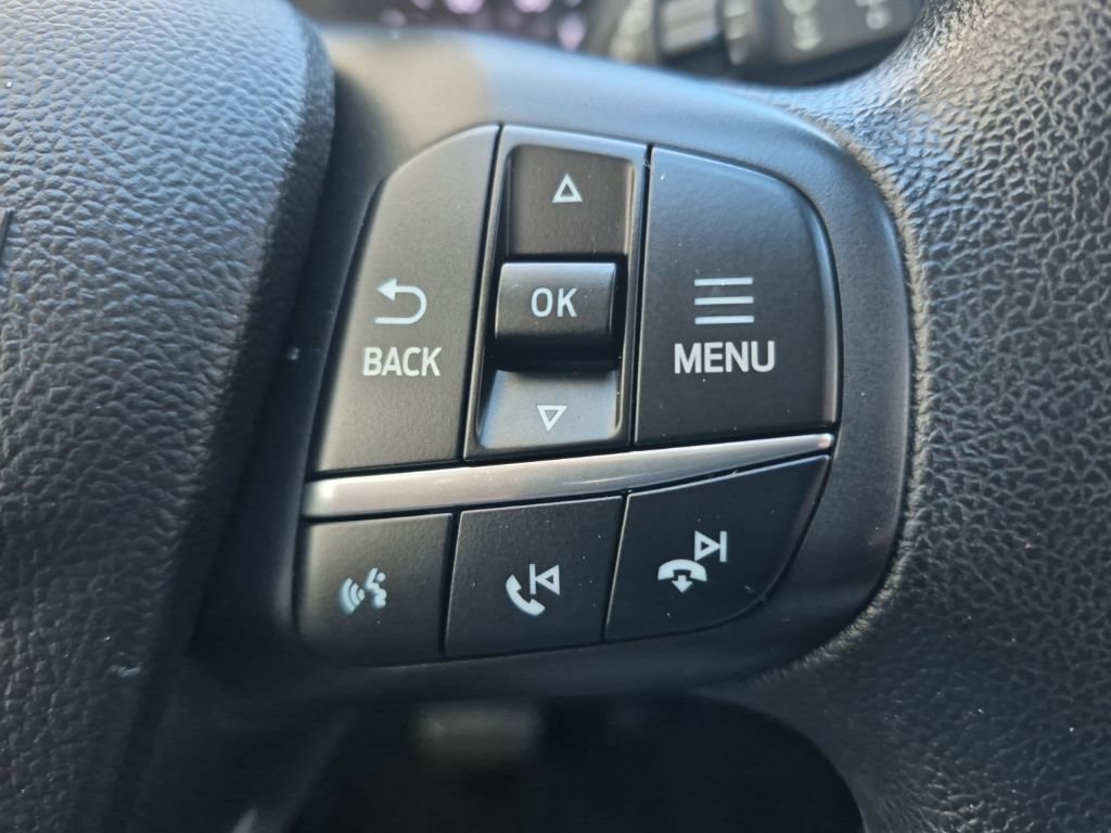 Used 2020 Ford Escape SE image 18