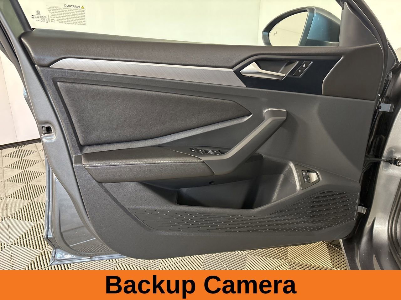 Used 2024 Volkswagen Jetta SE image 8