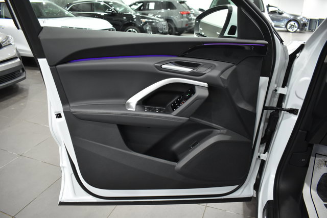 Used 2025 Audi Q5 Premium w/ Convenience Package image 32