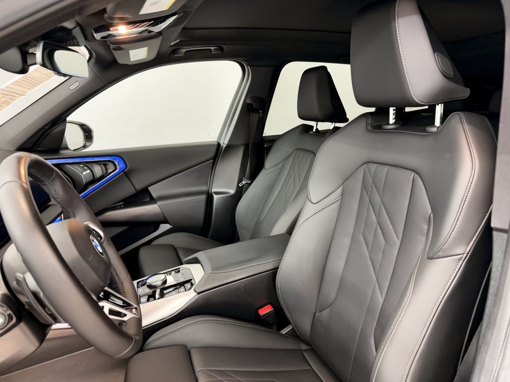 Used 2025 BMW X3 xDrive30i w/ M Sport Package AWD/4WD image 5