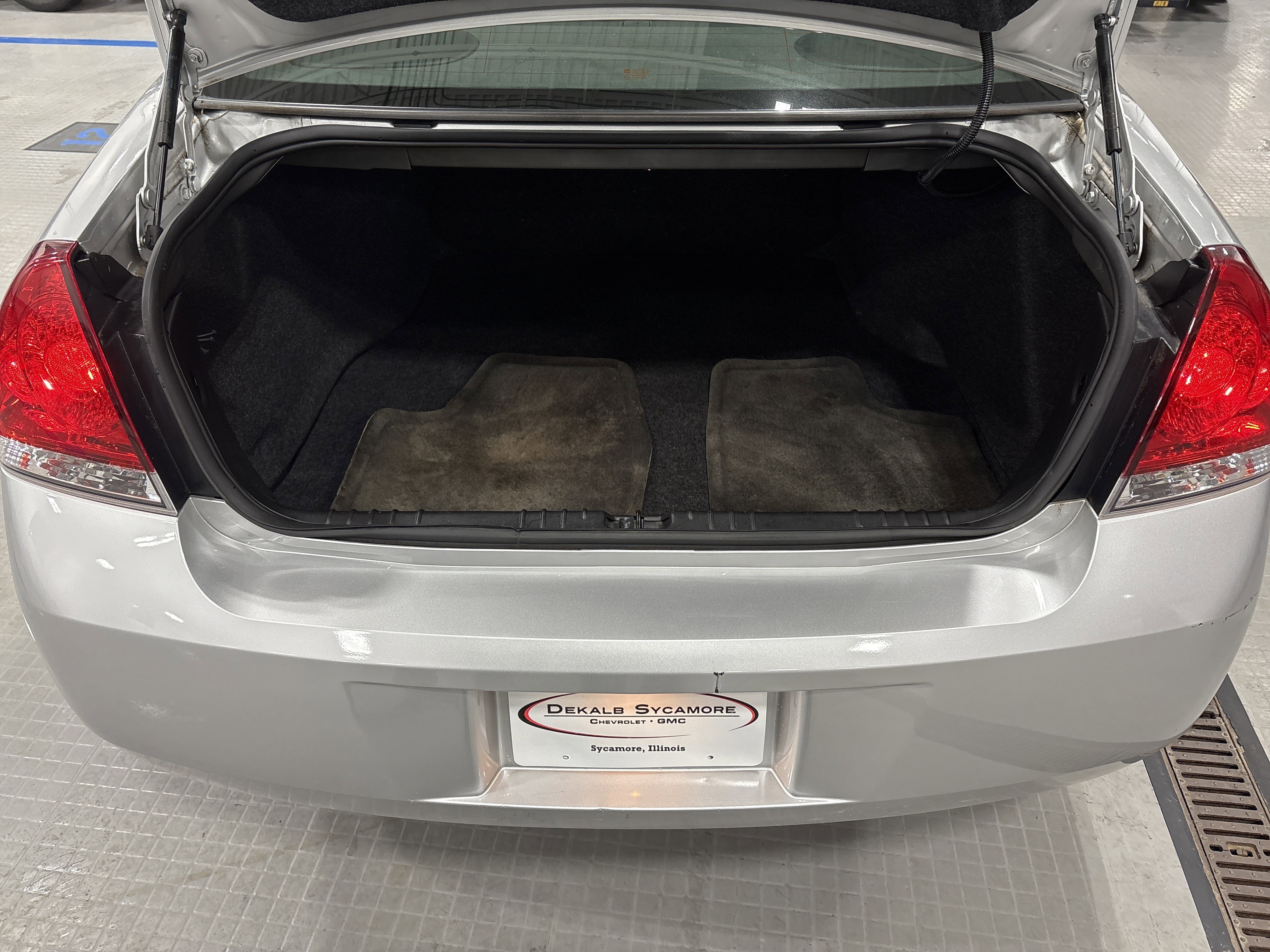 Used 2011 Chevrolet Impala LS image 6