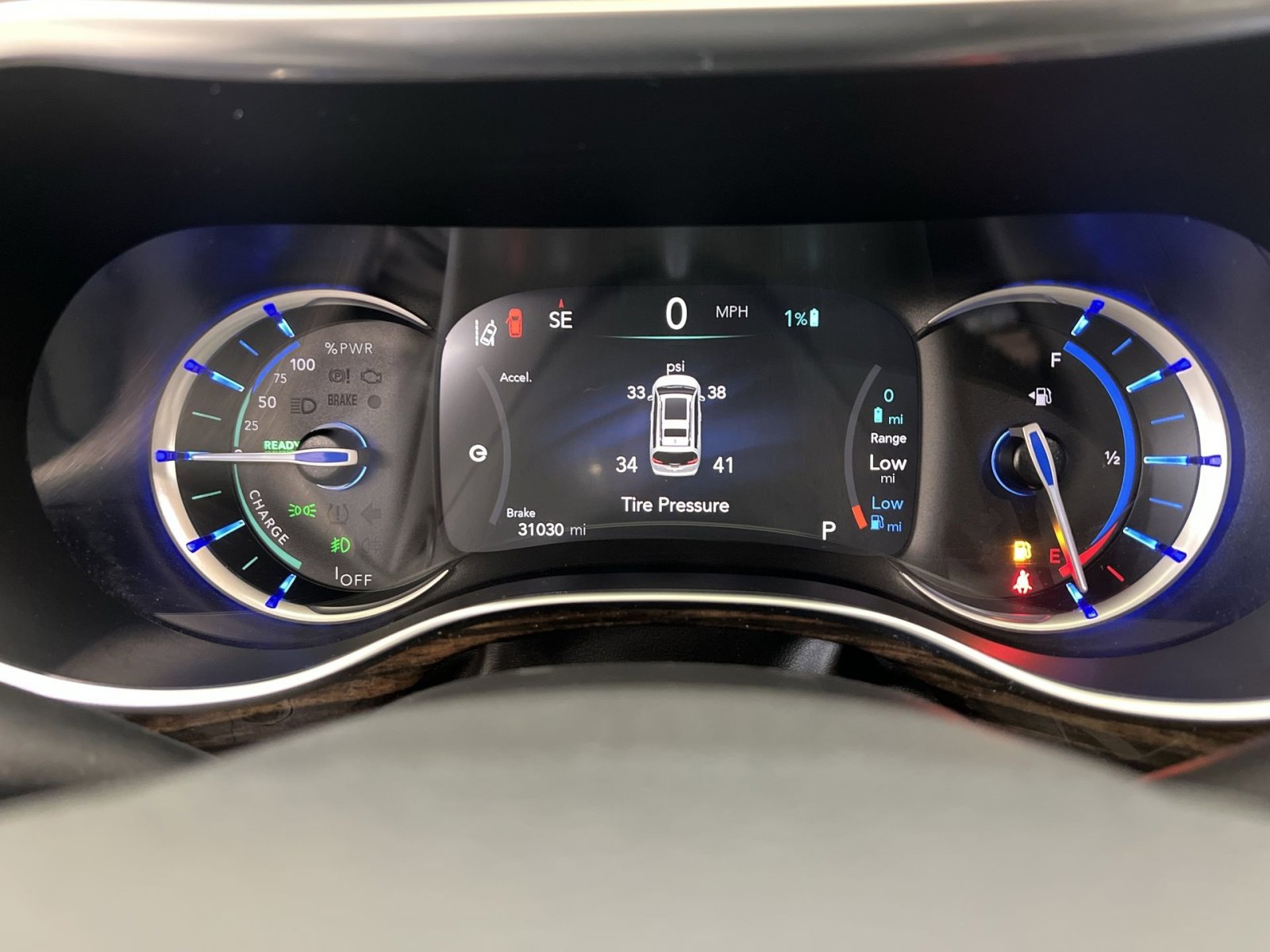 Used 2023 Chrysler Pacifica Limited image 15