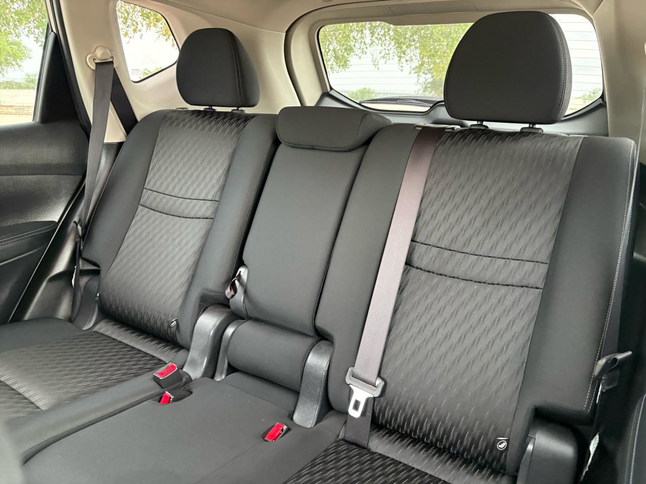 Used 2018 Nissan Rogue S FWD image 43