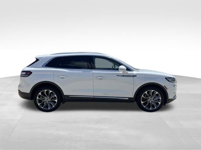Used 2023 Lincoln Nautilus Reserve w/ Equipment Group 201A image 10