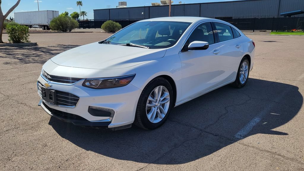 Used 2016 Chevrolet Malibu Hybrid w/ Leather Package FWD image 4