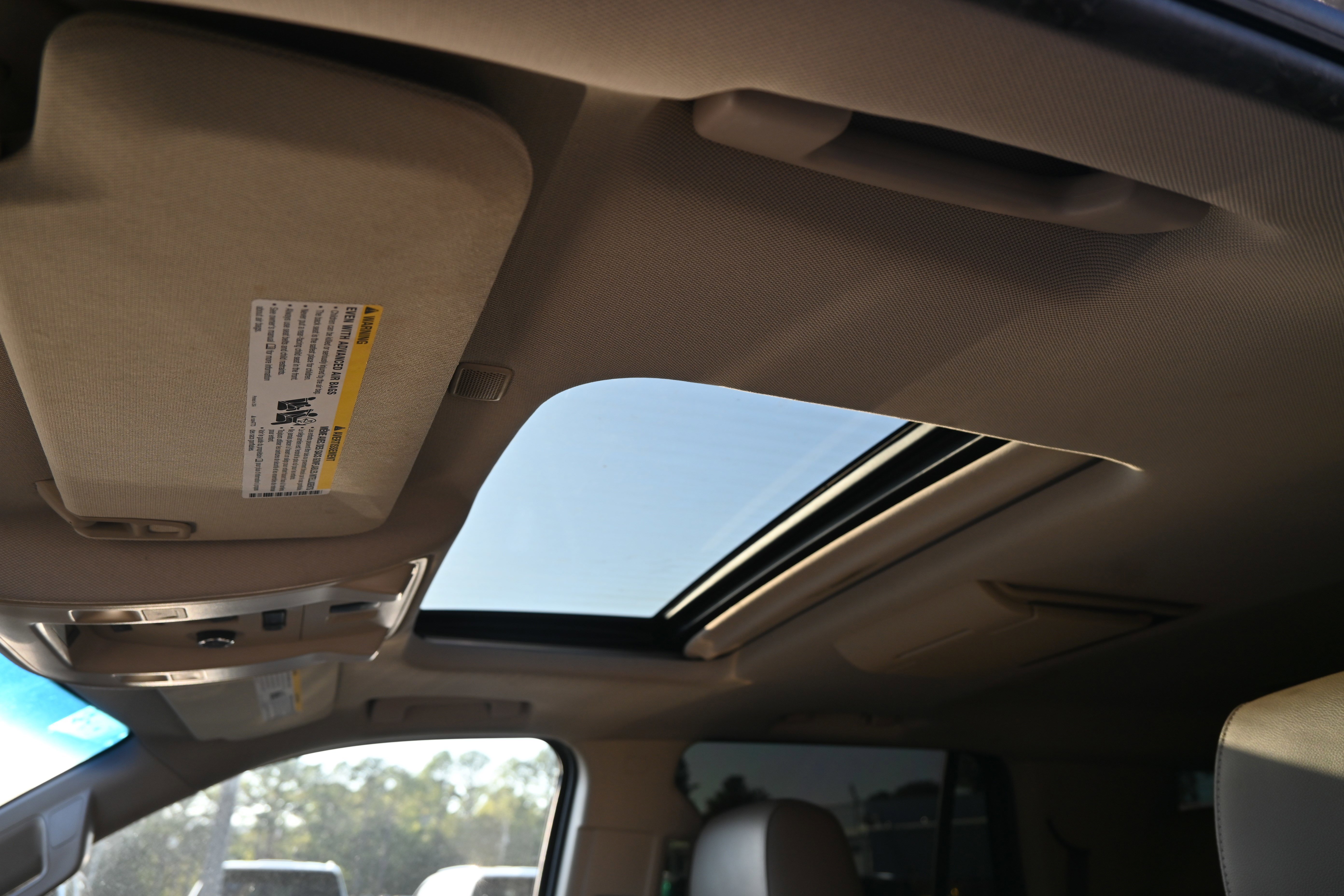 Used 2017 Chevrolet Tahoe Premier image 3