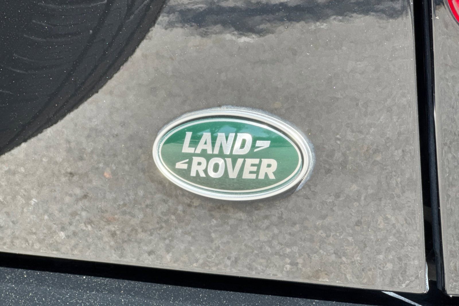 Used 2022 Land Rover Defender 110 X-Dynamic HSE AWD/4WD image 29