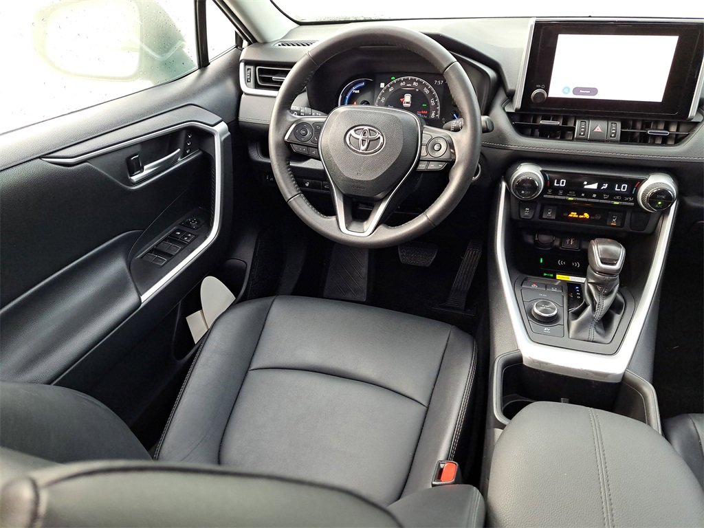 Used 2023 Toyota RAV4 XLE Premium image 9