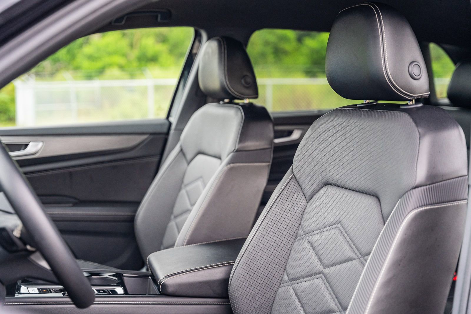 Used 2024 Volkswagen Atlas Cross Sport SE image 22