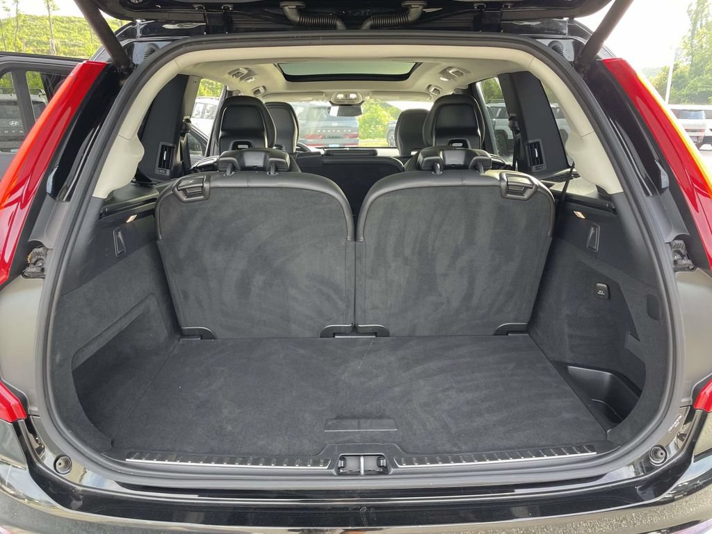 Used 2025 Volvo XC90 B5 Core AWD/4WD image 30